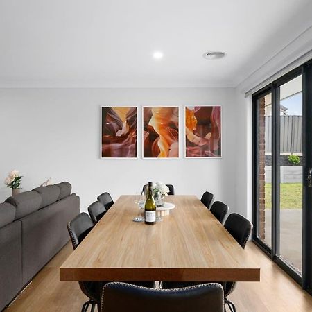 Albury Oasis Villa Thurgoona Exterior photo
